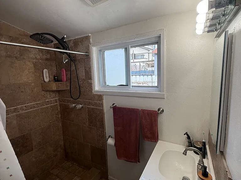 2056 Reed Ave — Photo 12