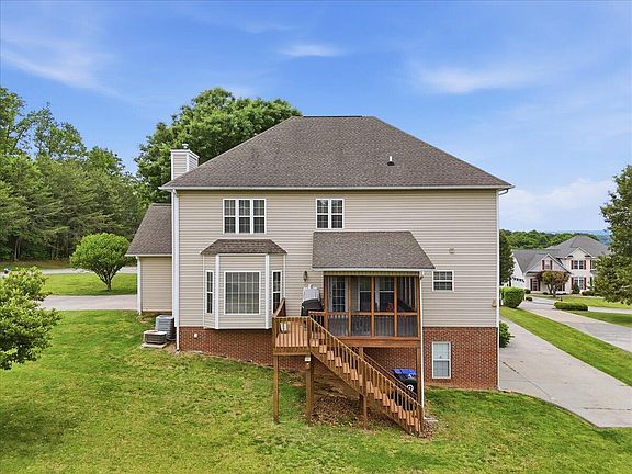 5th image of 924 Saddle Ridge Ln