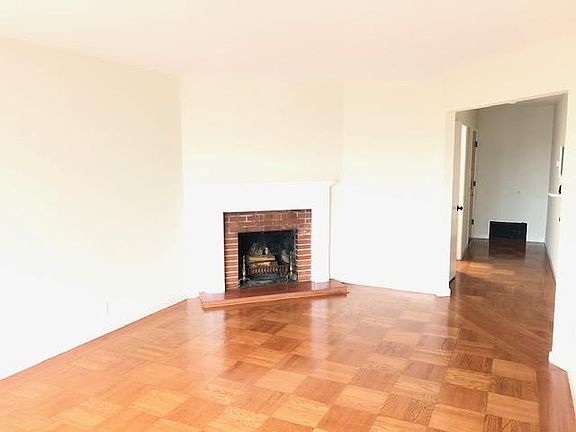 5th image of 3615 Taraval St #3