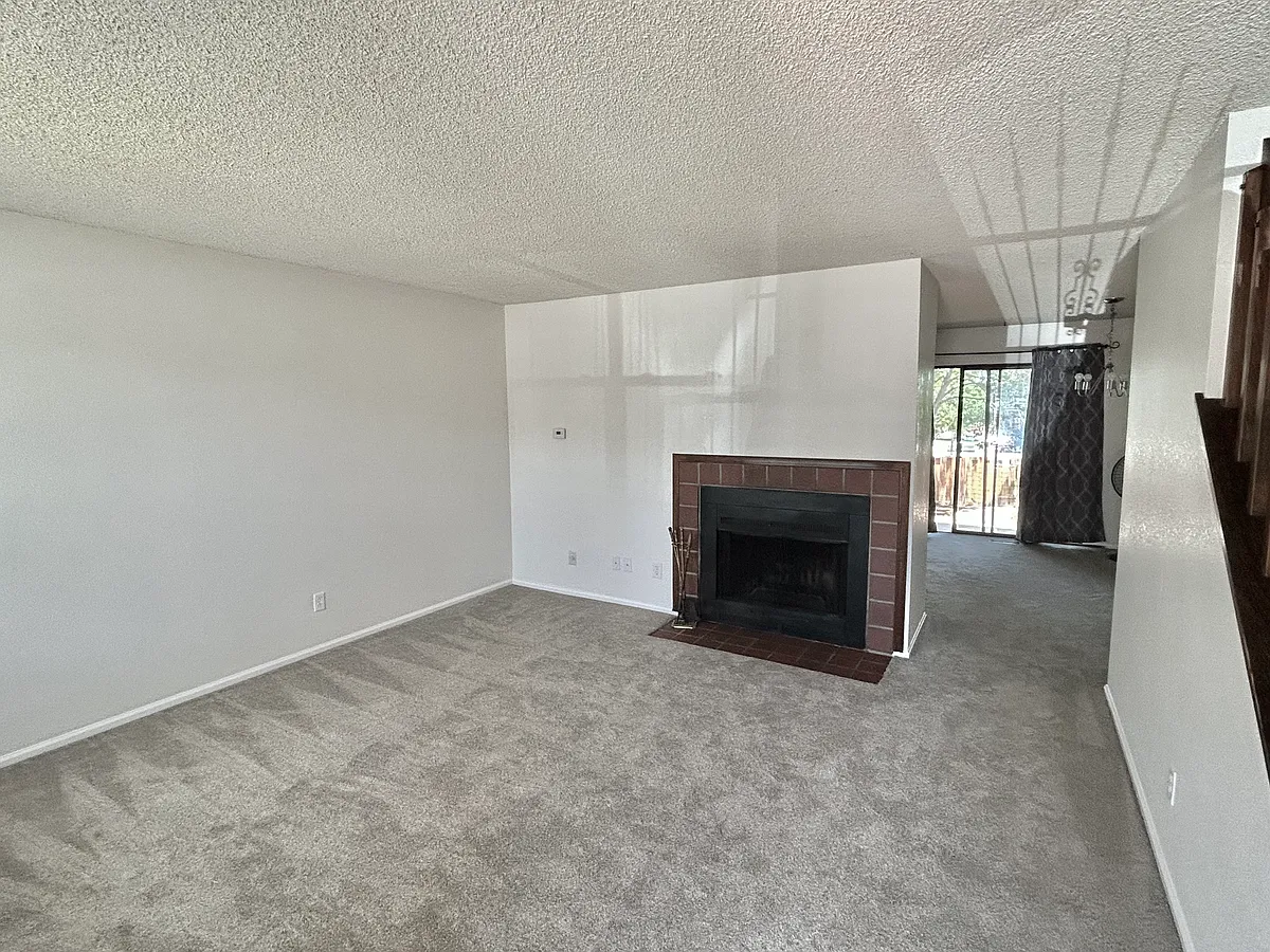 Building Photo - 11658 Community Center Dr #9Z