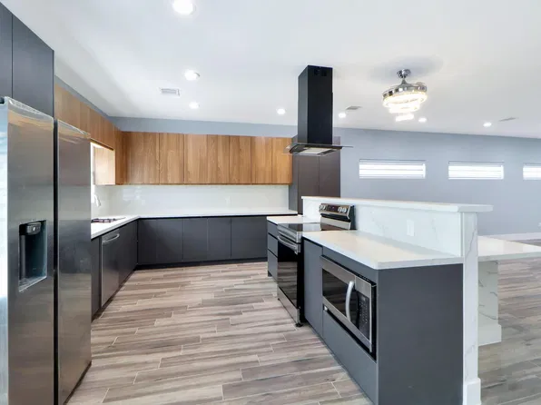 3027 Clinton Dr, Houston, TX 77020