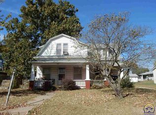 520 E 5th St, Strong City, KS 66869