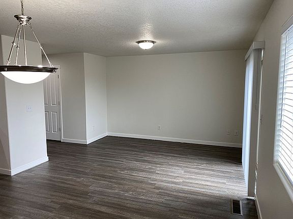 5th image of 6112 NE 70th Ct