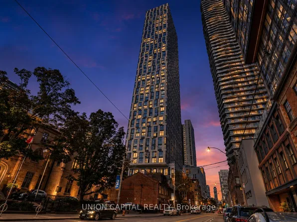 252 Church St #1901, Toronto, ON M5B 0E6