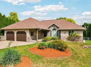 306 Hillside Cir, Johnson Creek, WI 53038