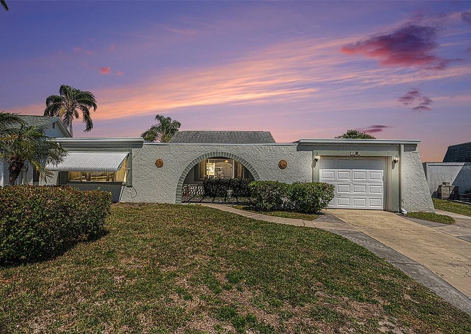 1st image of 3644 Overland Dr