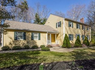 38 Tucker Ln, Dartmouth, MA 02747