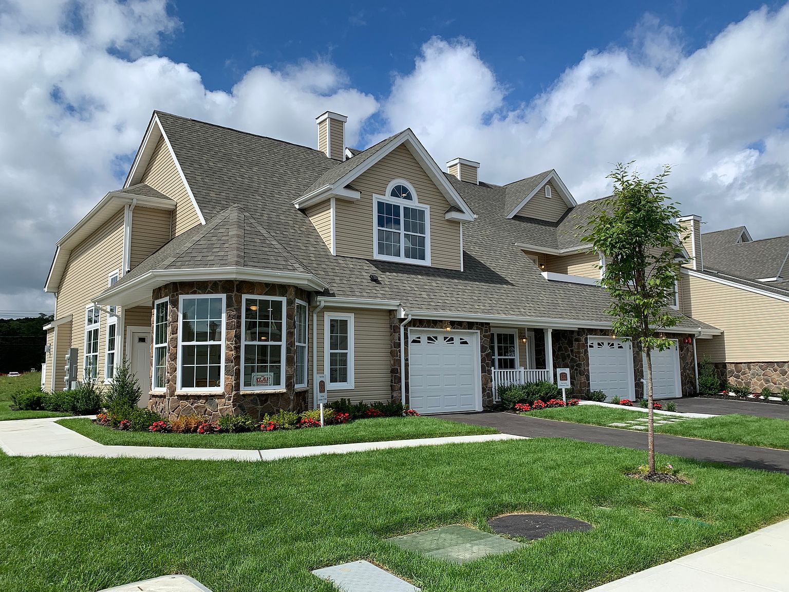 Stone Ridge Estates at Dix Hills by Klar Homes in Dix Hills NY | Zillow