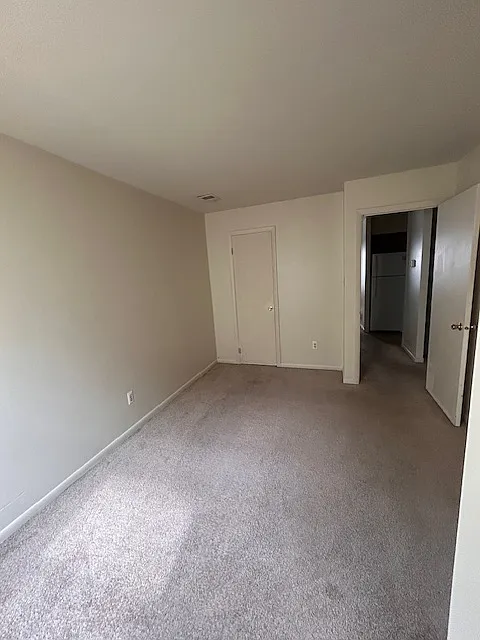 7033 Ridge Ave — Photo 4