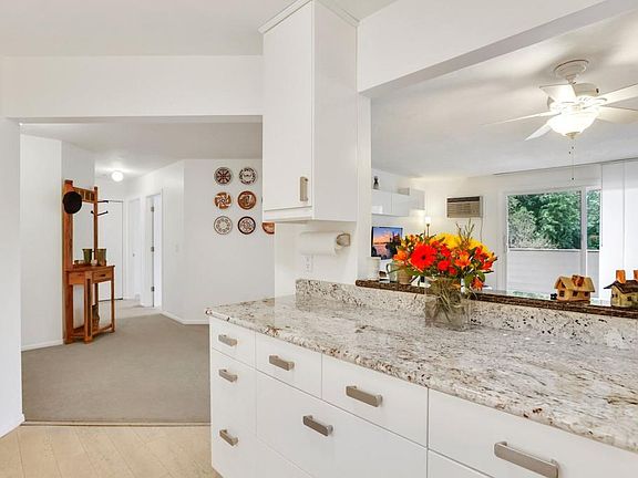 5th image of 2425 E Franklin Ave APT 307