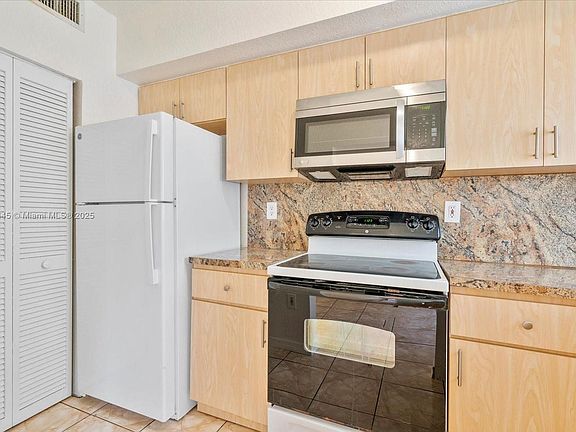 3rd image of 8310 NW 2nd Ave #8310