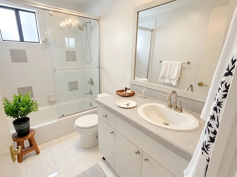 1318 Manhattan Ave — Photo 10