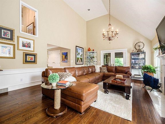 4th image of 8715 Dunsinane Dr