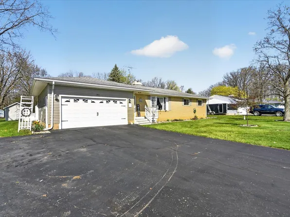 361 Elmwood Dr, Corunna, MI 48817