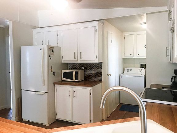 4th image of 2545 Merrman Dr