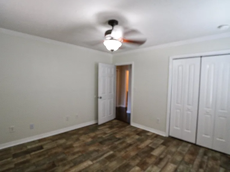 4419 W Euclid Ave — Photo 23