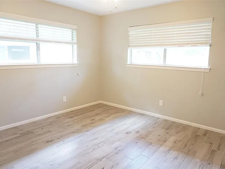 5727 Braesvalley Dr — Photo 11