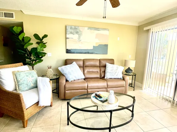 950 Broadway APT 308, Dunedin, FL 34698