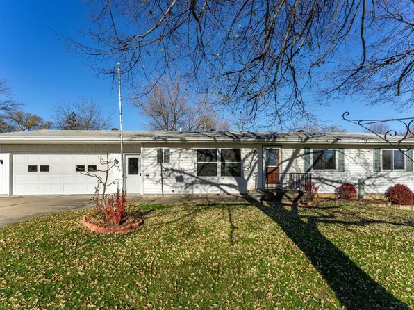 202 E Carnifix St, Davis, IL 61019