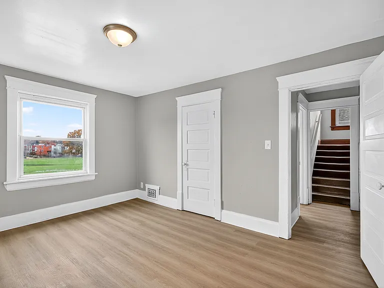 458 Kling St — Photo 23