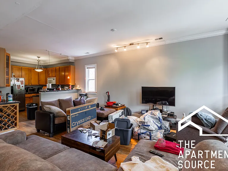 1314 W Roscoe St #2 — Photo 2