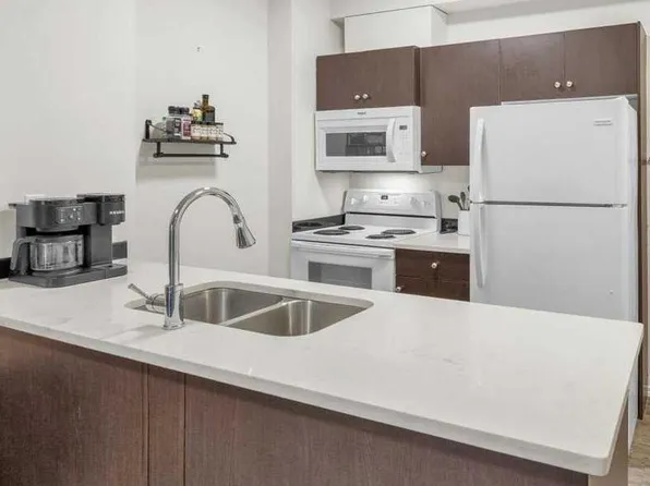 73 W Erin Woods Ct SE #1108, Calgary, AB T2B 3V2
