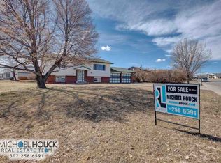 1001 Carver Dr, Douglas, WY 82633