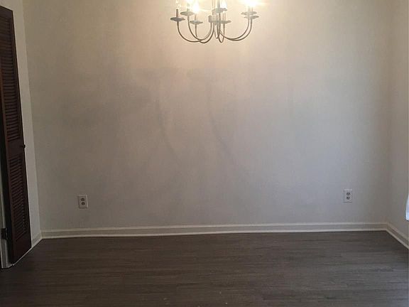 3rd image of 4036 Camellia Dr