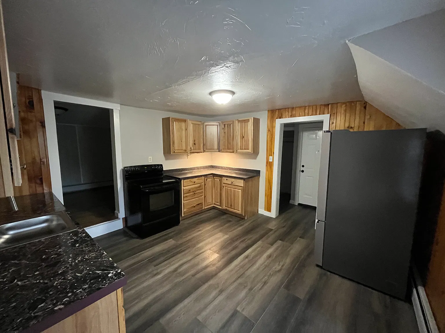 2 bed, 1200 sqft, $2,100 — Photo 4