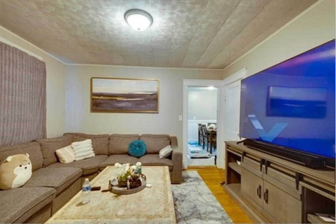 2 bed, $2,550 — Photo 1