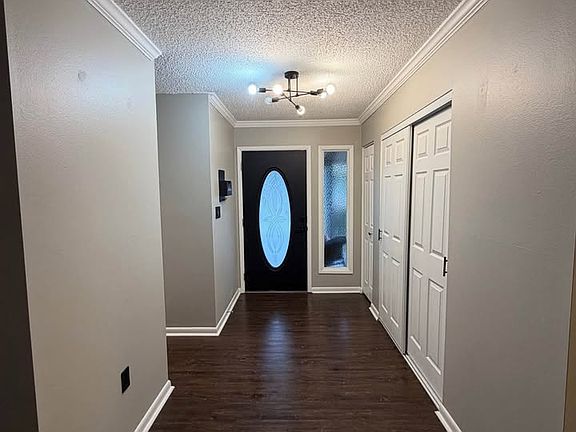 3rd image of 19 Sandalwood Dr