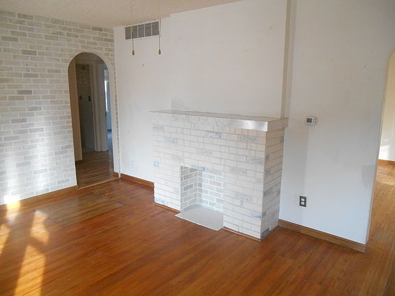 2nd image of 2205 Avenue B