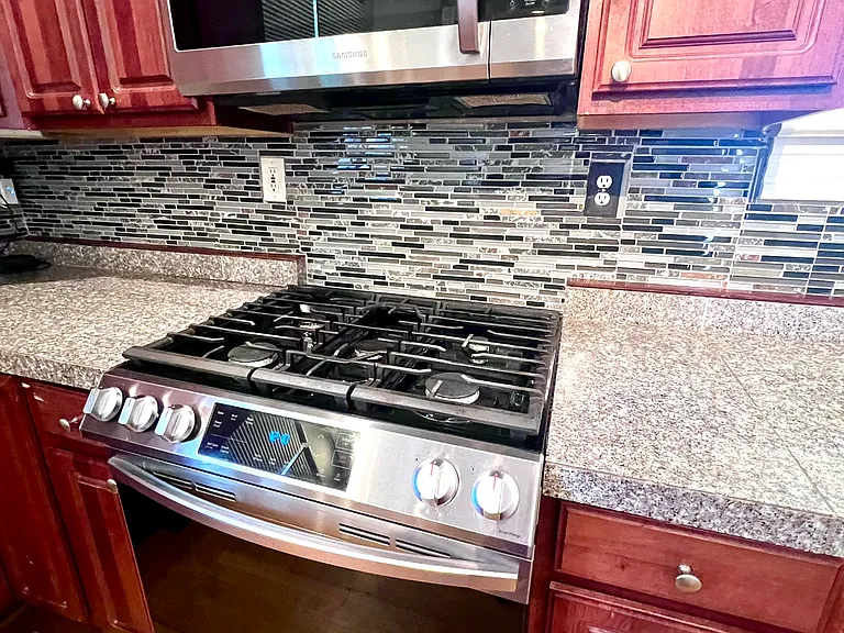 1522 Barron St — Photo 15