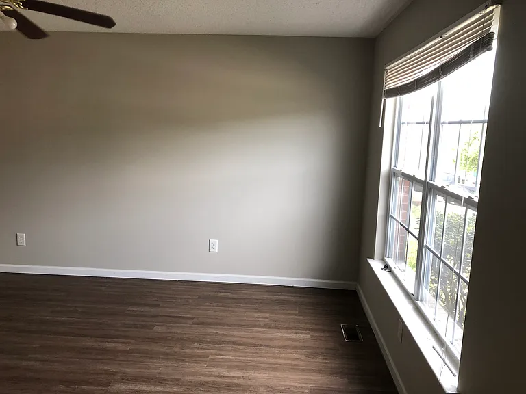1752 Weeks Crest Cir NE — Photo 1
