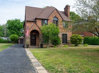 18705 Newell Rd, Shaker Heights, OH 44122