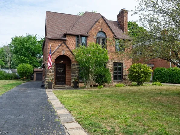 18705 Newell Rd, Shaker Heights, OH 44122