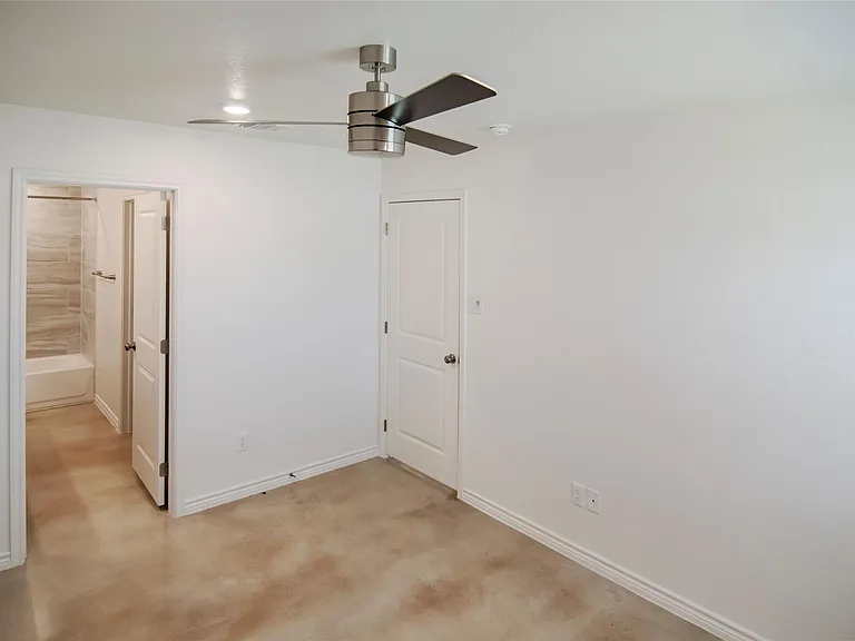 1261 Lehmann Dr #B — Photo 12