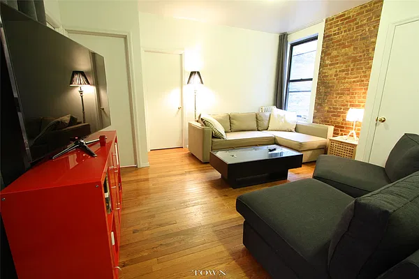 Rented by Town Residential | media 18