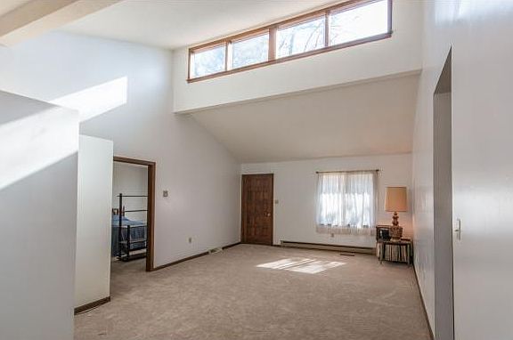 4th image of 408 Beechwood Cir