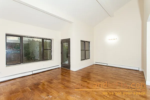 Rented by aptsandlofts.com | media 5