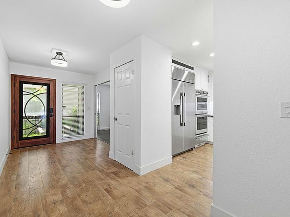 4th image of 3073 Cambridge Rd