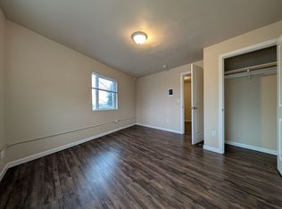 307 Main St APT 10, Springfield, OR 97477