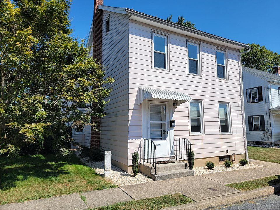 1st image of 205 W Carpenter Ave
