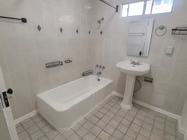 1618 Meade Ave — Photo 19