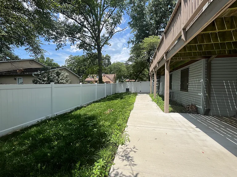 308 Salem St — Photo 20