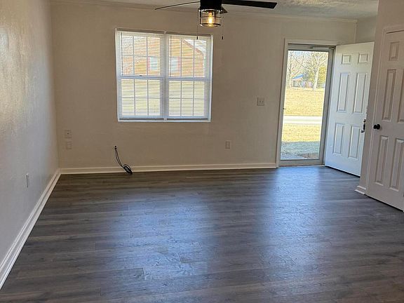 2nd image of 712 Woodcliff Rd