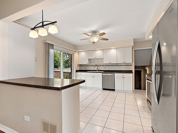 4th image of 15363 Sunflower Ct