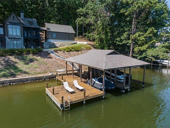 4th image of 323 Lee Road 898