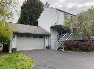 305 Clover Ln, Dublin, OH 43017