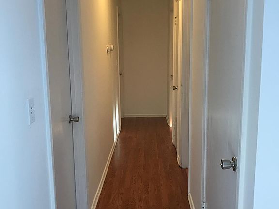 Hallway to the bedrooms